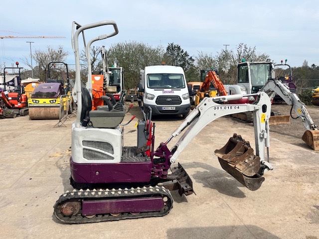 TAKEUCHI TB 210