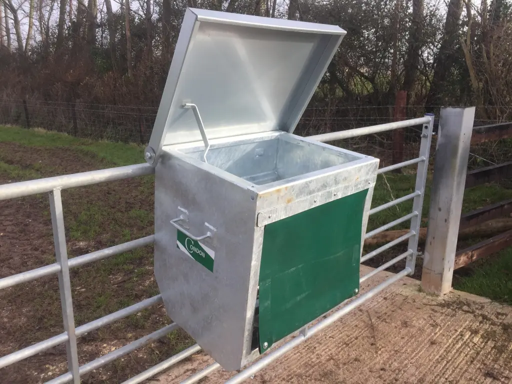 Condon Engineering small feeder box, NEW