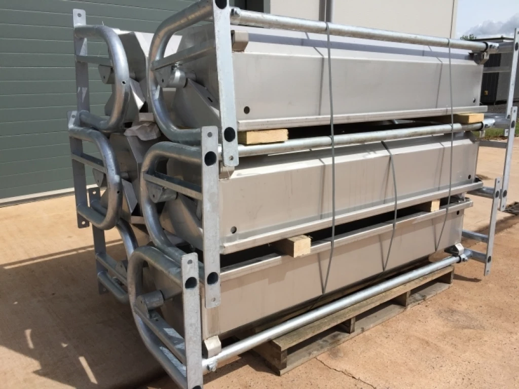 Condon Engineering 6ft stainless steel tip over water troughs, NEW