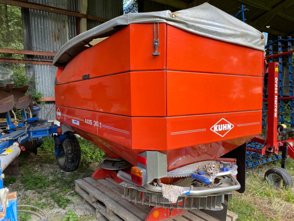 KUHN Axis 30.1 Spreader