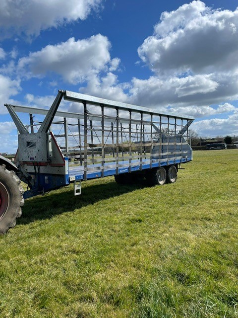 MARSHALL BALE TRAILER WITH EASY SECURE