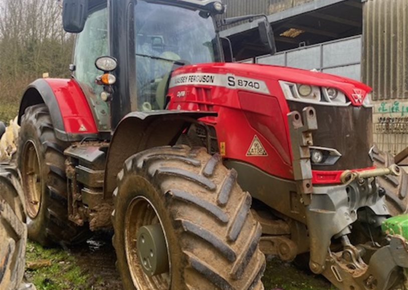Massey Ferguson 8740SEXDV Tractor