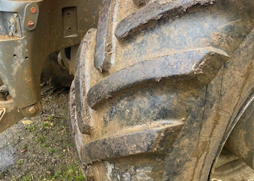 Massey Ferguson 8740SEXDV Tractor