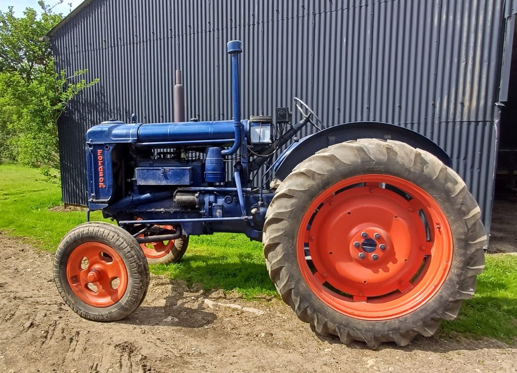 Fordson Major E27