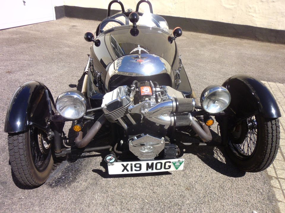 Morgan three-wheeler Perspex aero screens