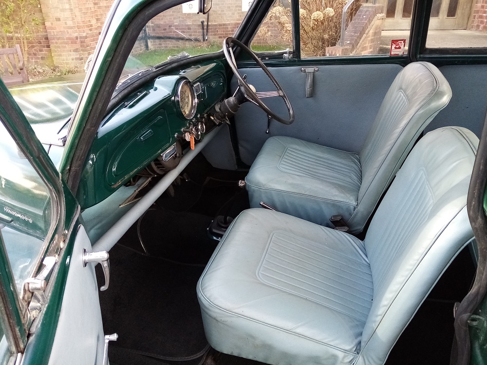 Morris Minor 1000 2 Door Saloon