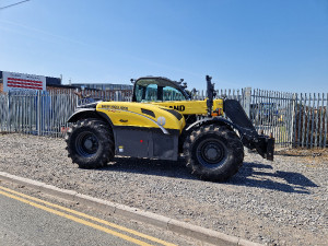 NEW HOLLAND TH7.42 HANDLER