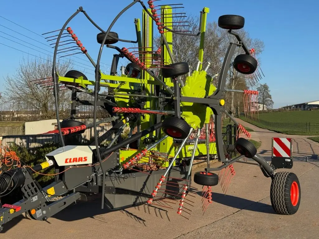 Claas Liner 2900 Trend twin rotor rake, 2024