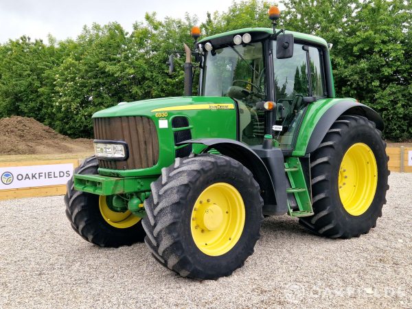 2011 John Deere 6930 Premium 4WD Tractor