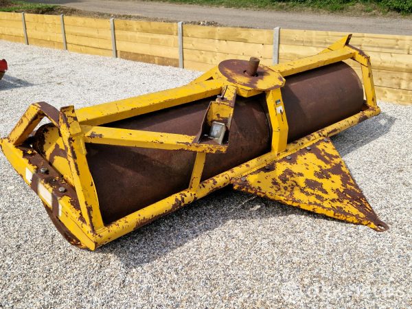 Grays 10 foot water filled flat roll