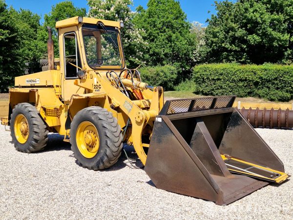 1983 Hanomag 22C 4WD Loading shovel