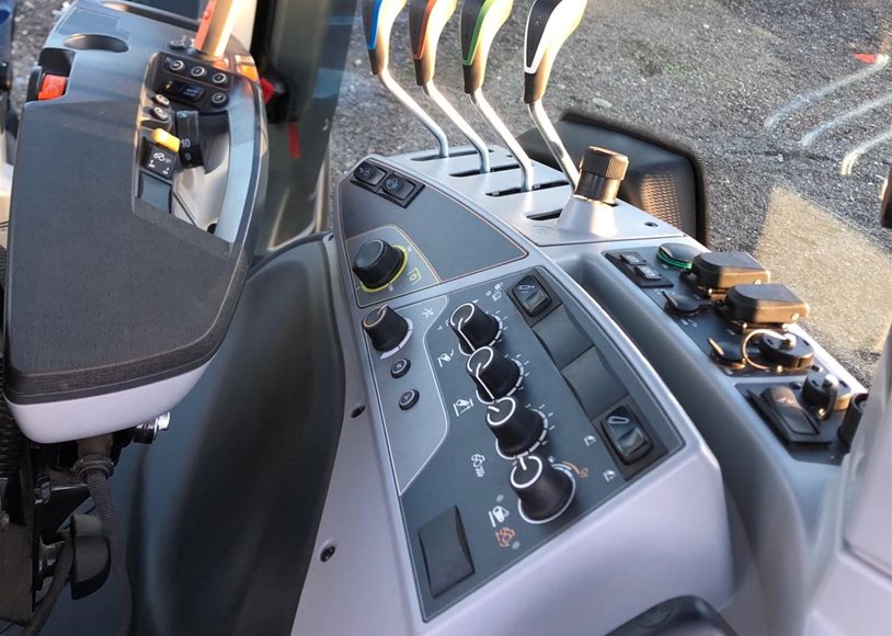 Valtra T175EA Tractor