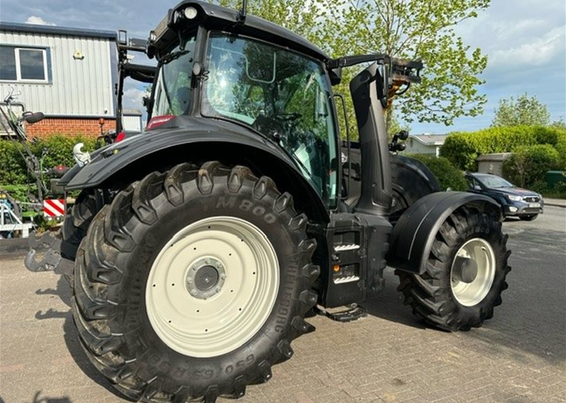Valtra T175EA Tractor