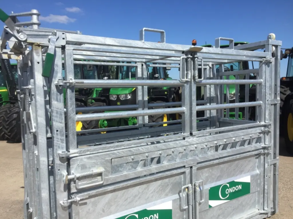 Condon Engineering supreme cattle crush, NEW