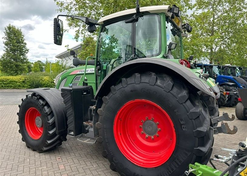 Fendt 724 Tractor