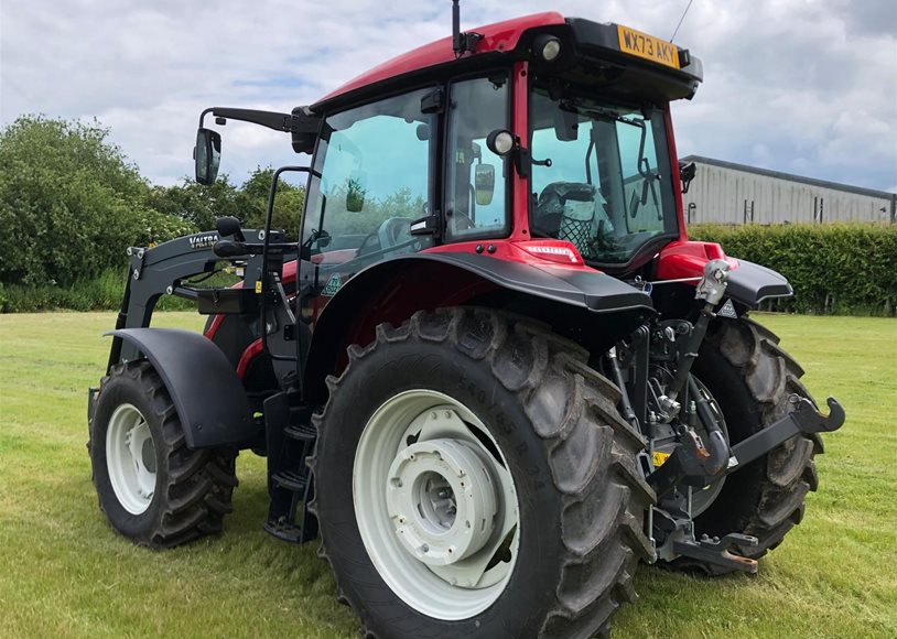 Valtra A135LH Tractor