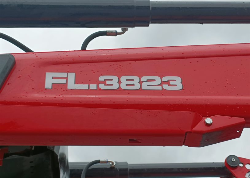 Massey Ferguson 5711M CAB Tractor