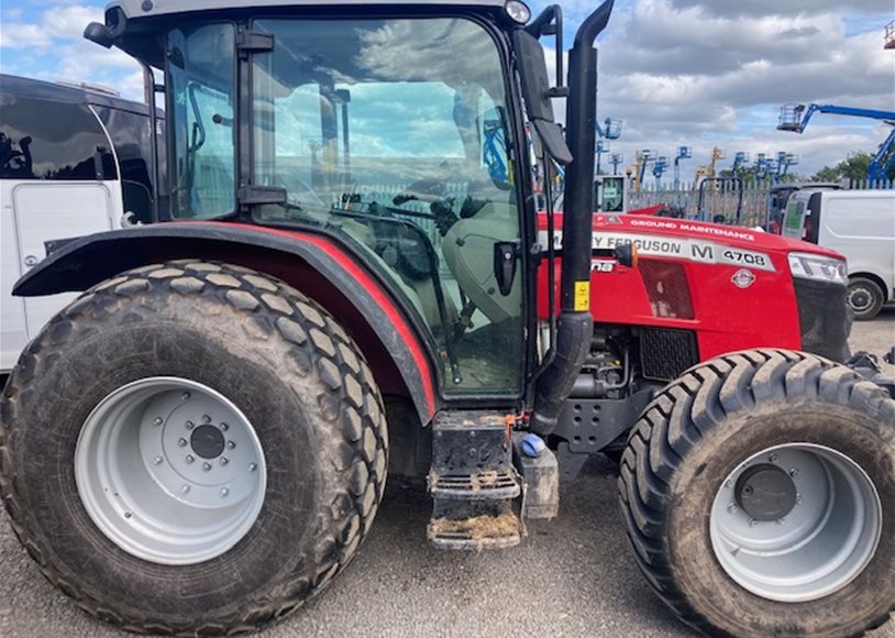 Massey Ferguson 4708M CAB Tractor
