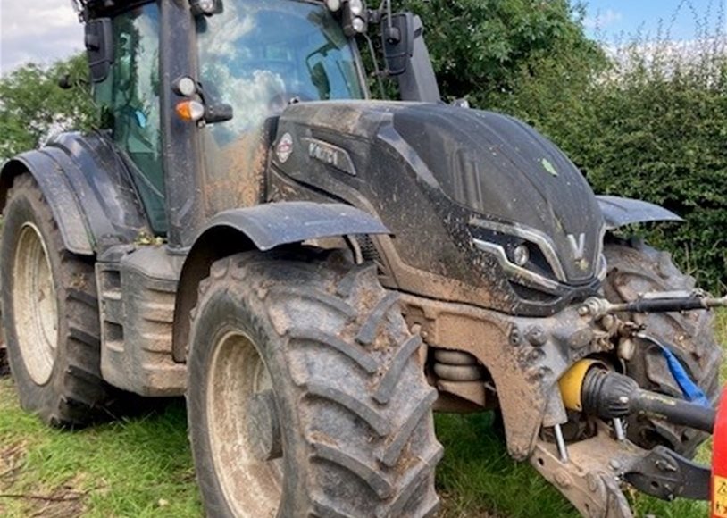 Valtra T235V Tractor
