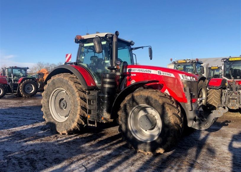 Massey Ferguson 8740SEXDV Tractor