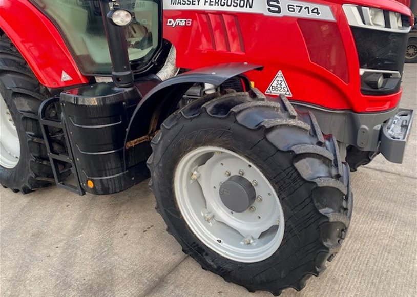 Massey Ferguson 6714SESD6 Tractor
