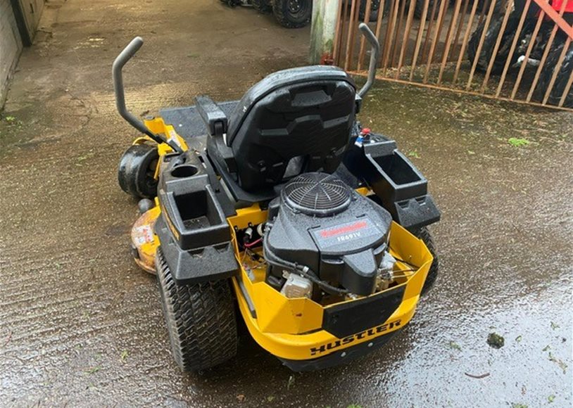 Hustler RAPTOR Mower