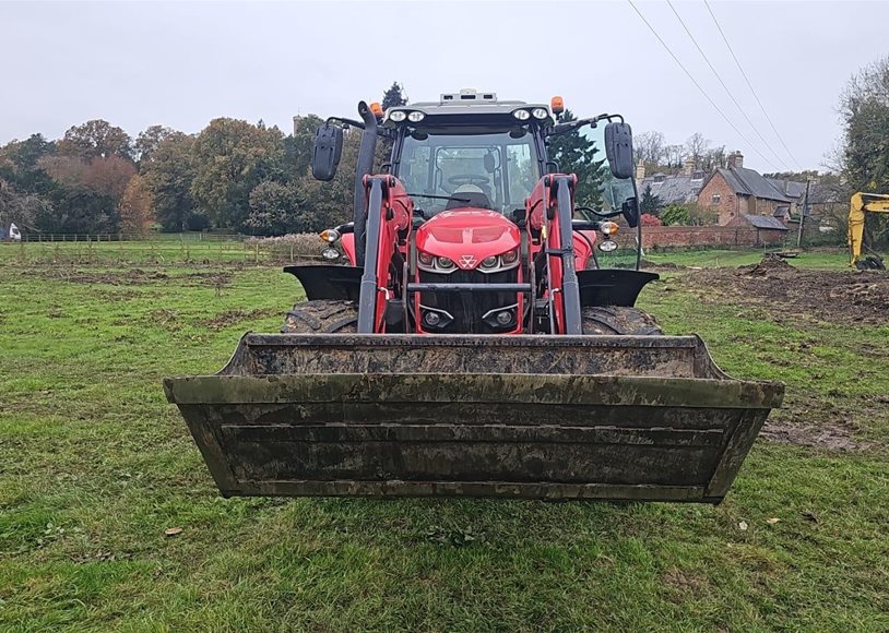 Massey Ferguson 7718SEFD6 Tractor