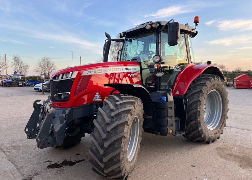 Massey Ferguson 7719SEXDV Tractor