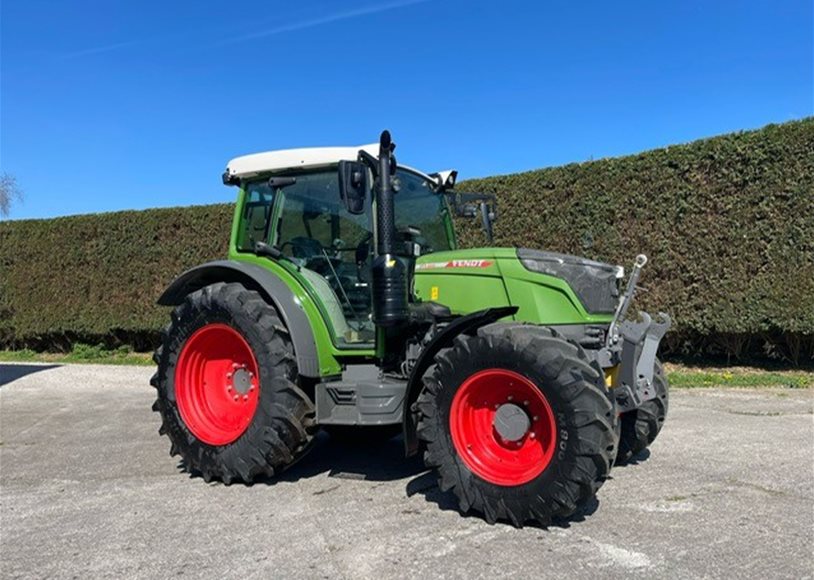 Fendt 211 Tractor