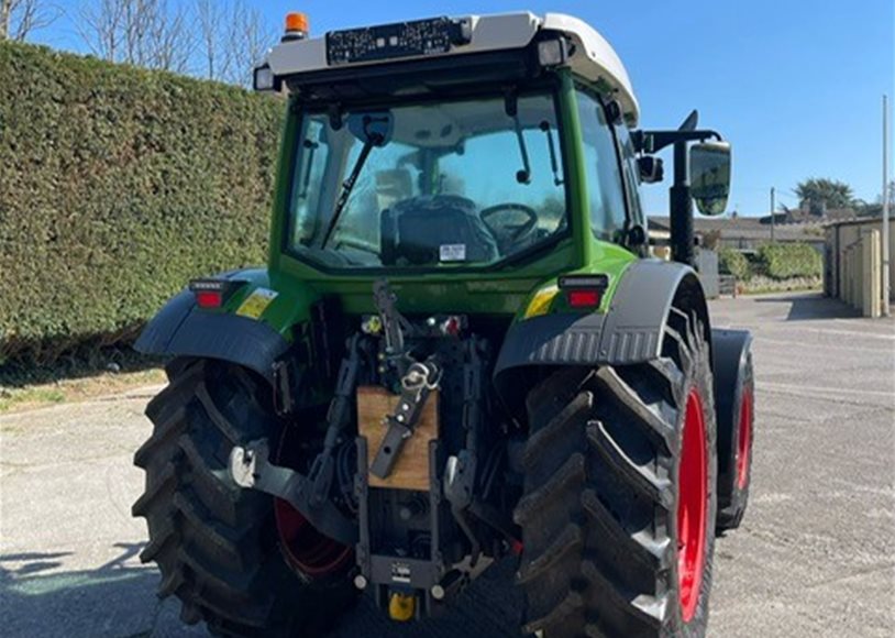 Fendt 211 Tractor