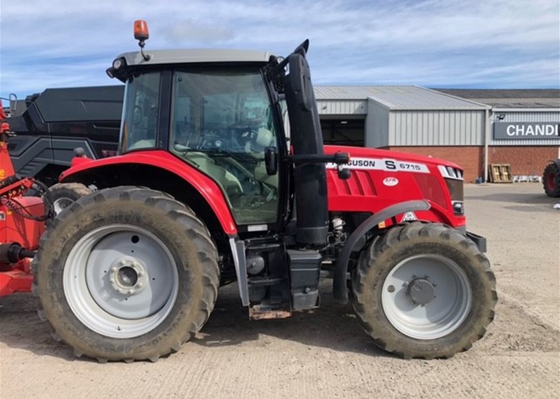 Massey Ferguson 6715SEFD6 Tractor