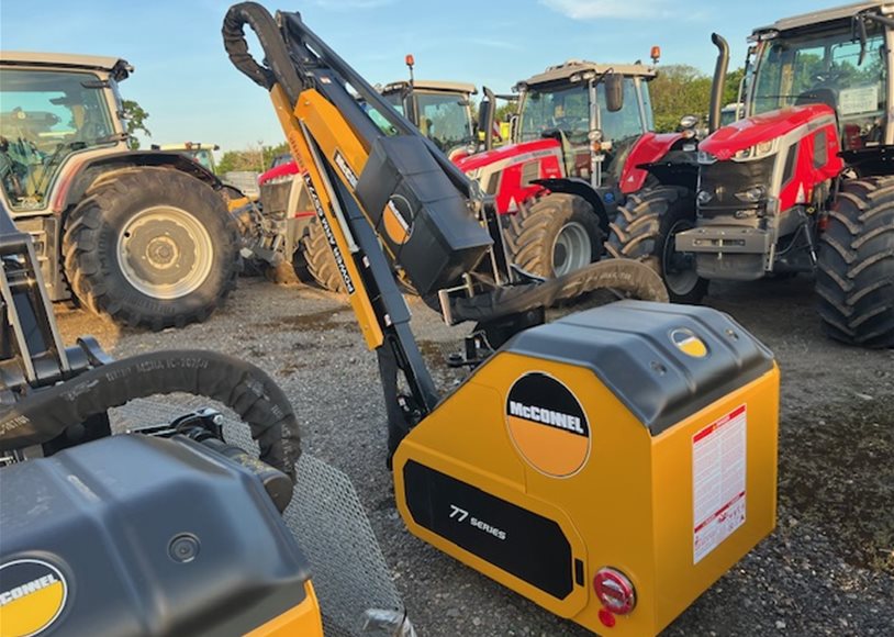 Mc Connell PA6577T Hedgecutter