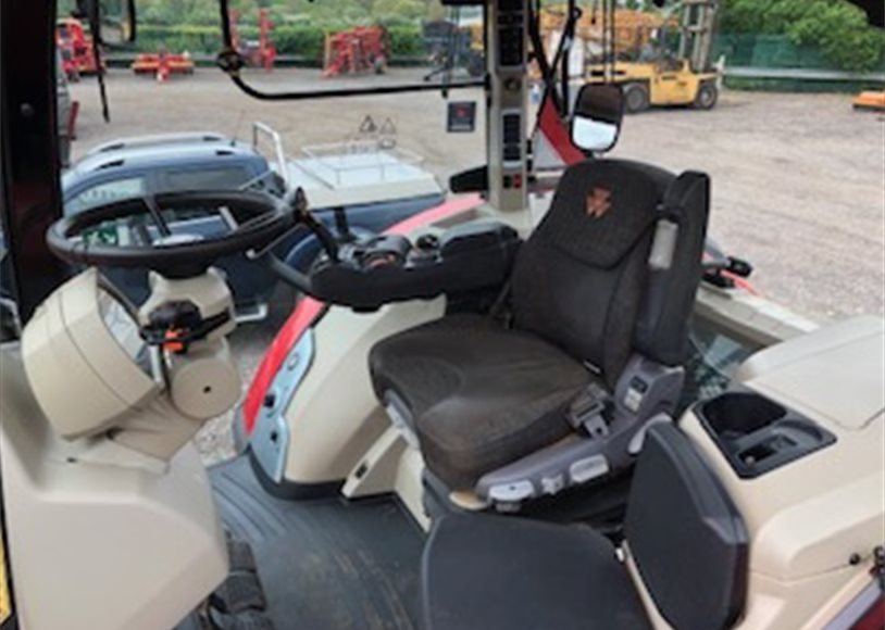 Massey Ferguson 8740 Tractor