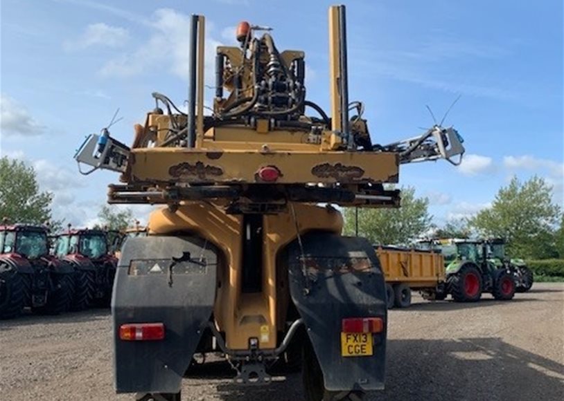 Challenger 655 Sprayer (S/P)