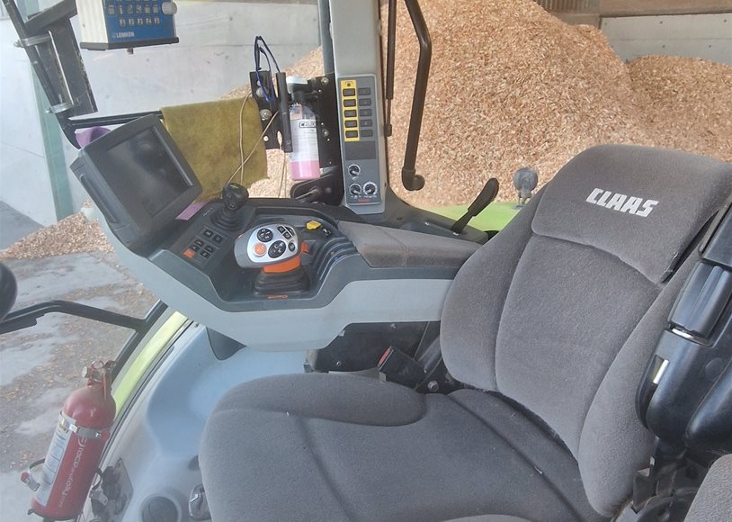 Claas ARION 650 Tractor