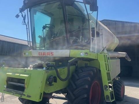 CLAAS AVERO 240