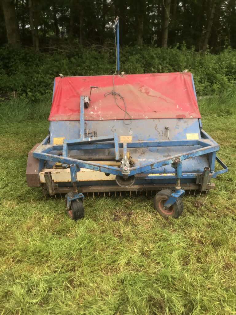 Wessex Sc18 lawn pasture sweeper
