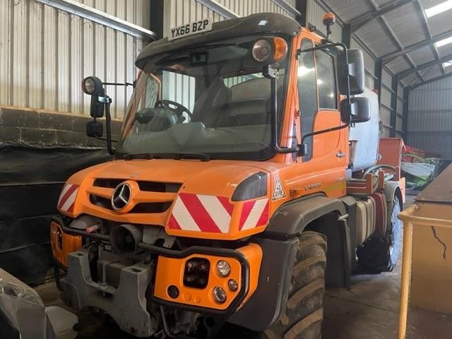 MERCEDES-BENZ UNIMOG U530
