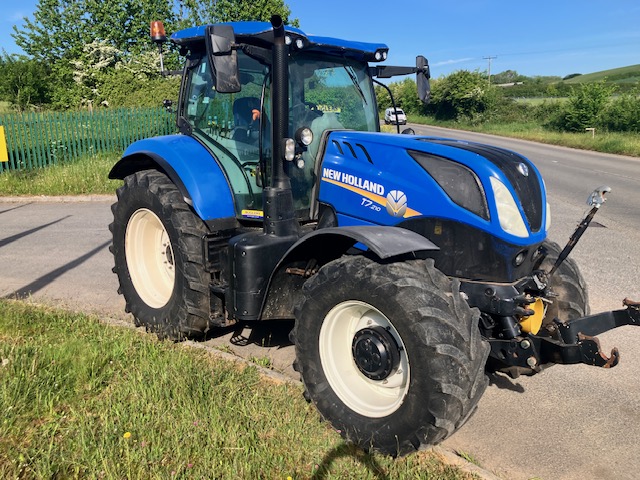 NEW HOLLAND T7.210 PC TRACTOR