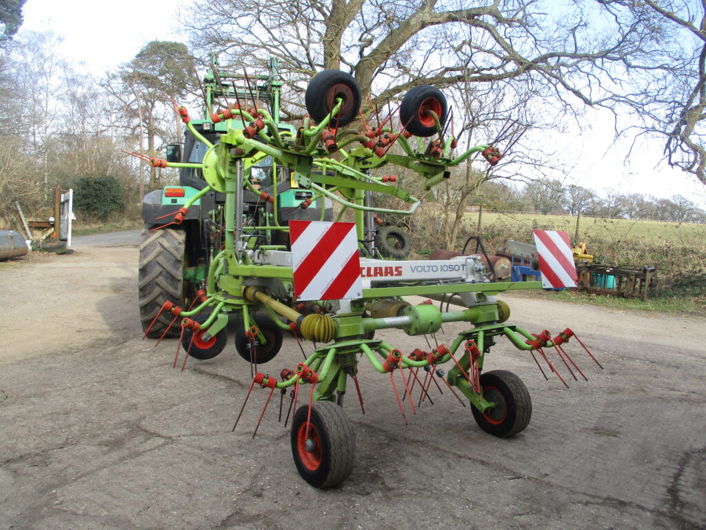 8 ROTOR TEDDER