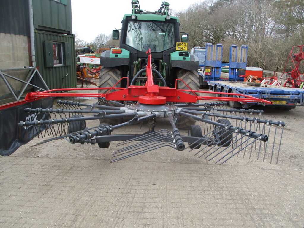 SINGLE ROTOR RAKE