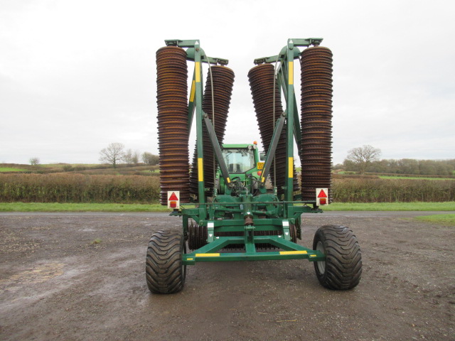 Cousins 12.8m Contour rolls