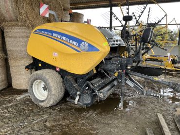 New Holland Roll Baler 125