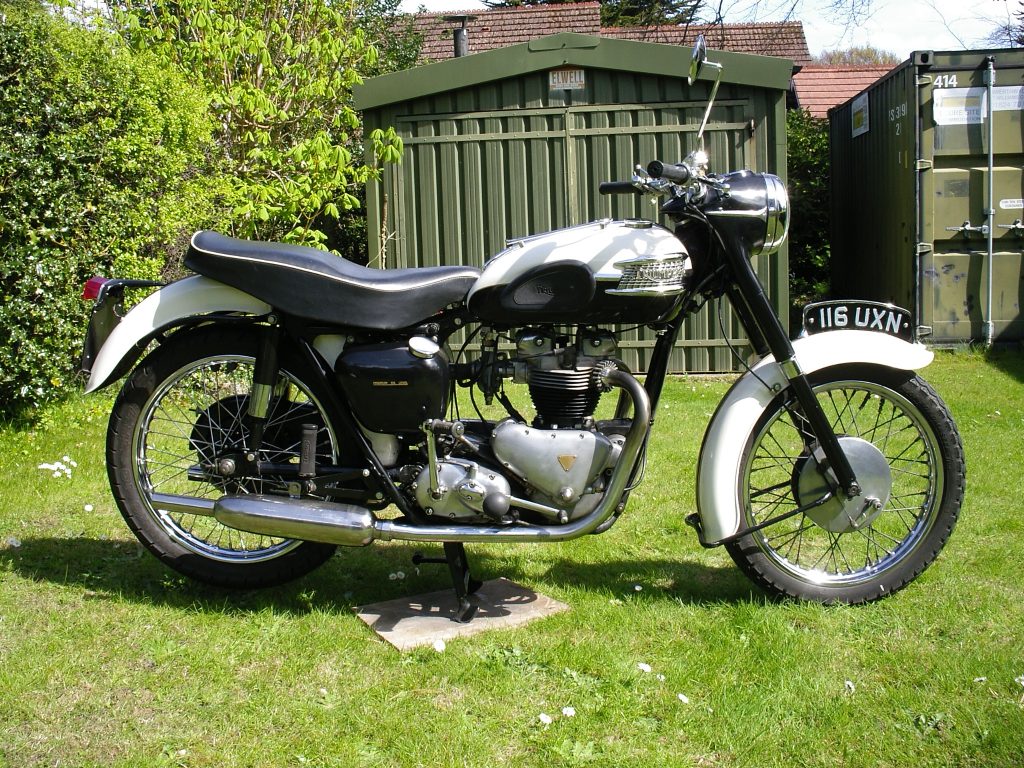 Triumph T110