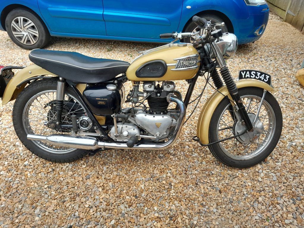 Triumph T110