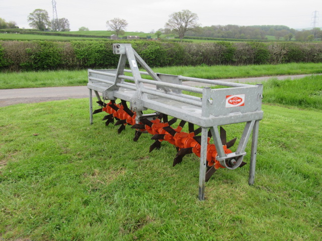 Ritchie grass slitter