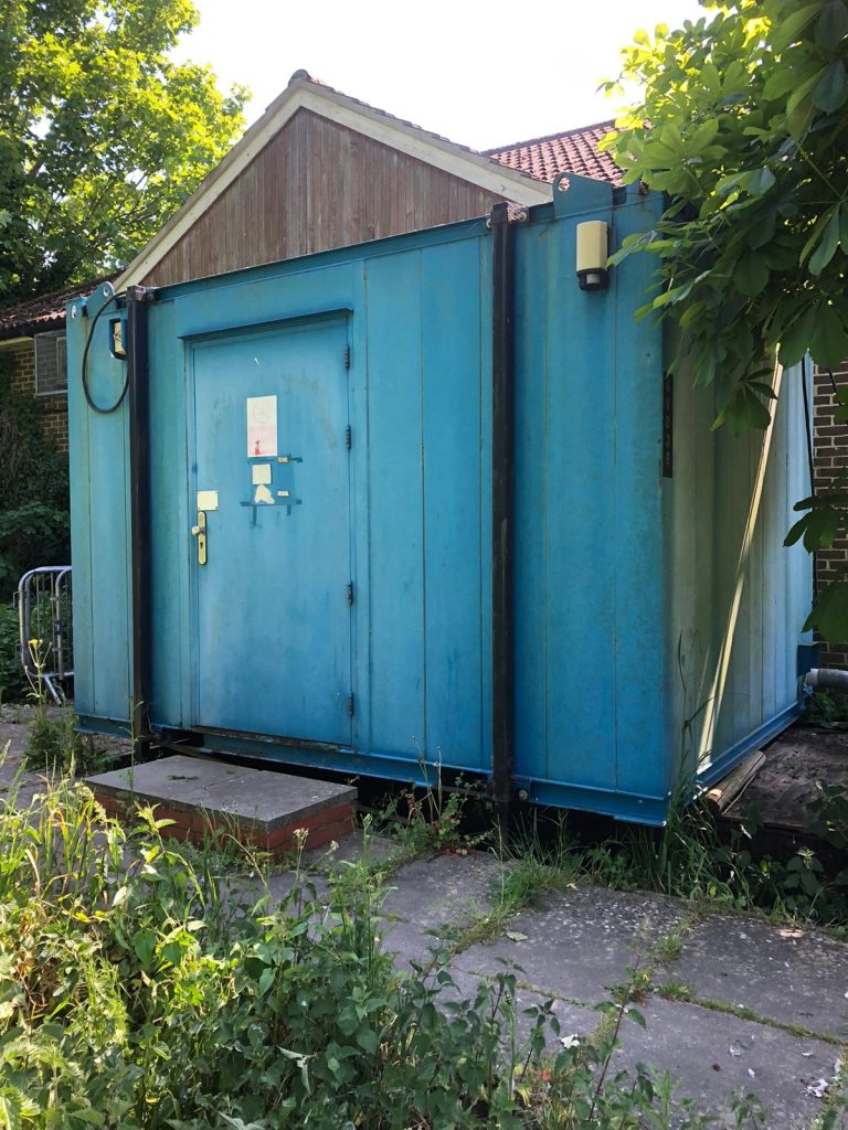 2+1 Toilet block