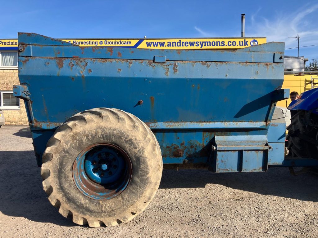 West 1600 Dual Spreader