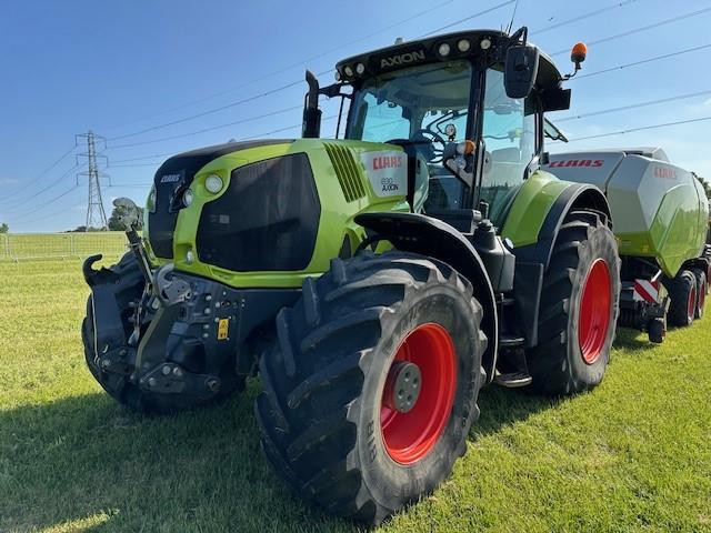 CLAAS AXION 830