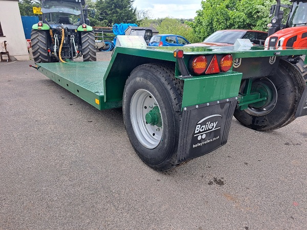 Bailey Lowloader- Dropdeck